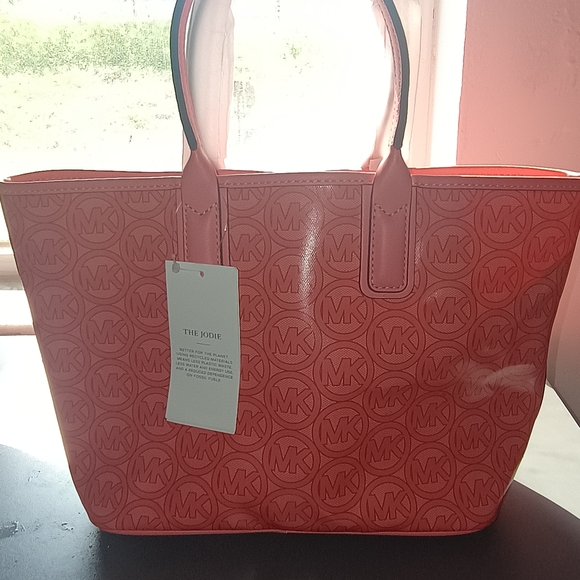 Michael Kors Purse Retail $348